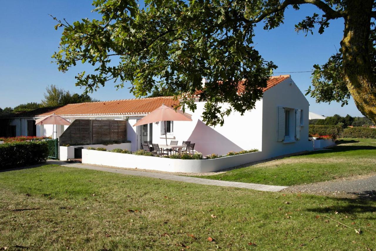 Maison Pour 4 A La Campagne Avec Piscine Commequiers Kültér fotó
