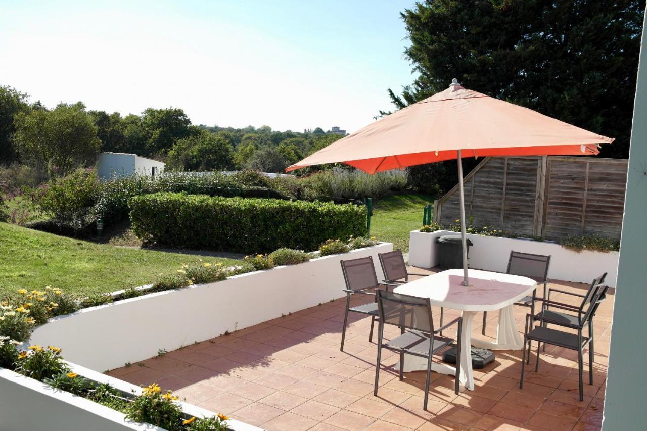 Maison Pour 4 A La Campagne Avec Piscine Commequiers Kültér fotó